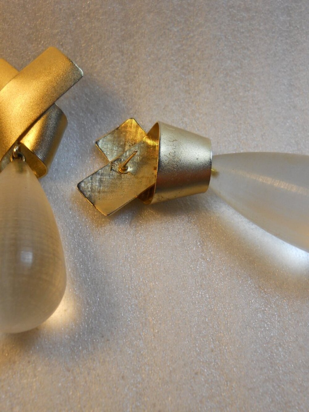 Frosted Dangle Earrings   630 - Picture 3 of 3